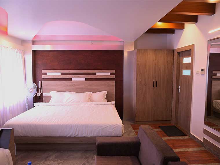luxary-room-available-sree-shai-bedroom-hall